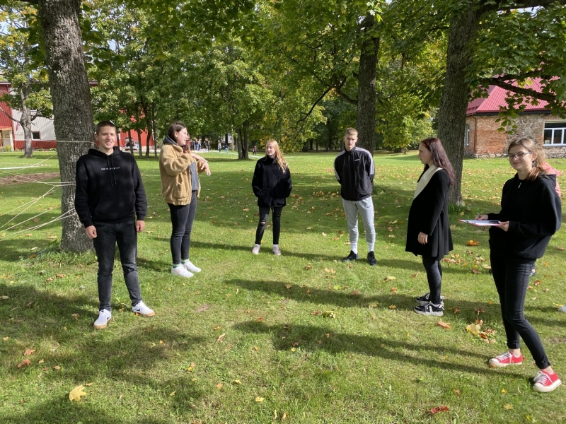 Viļakas Valsts ģimnāzijas audzēkņi sacenšas netradicionālās sporta aktivitātēs