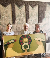 Dzimtsarakstu nodaļa saņem dāvinājumu no mākslinieka Pētera Postaža