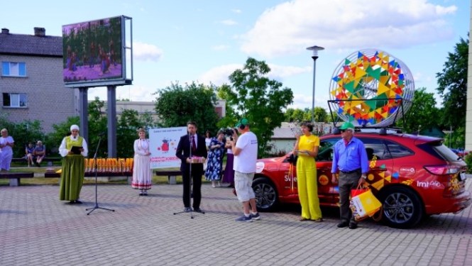XII Latvijas Skolu jaunatnes dziesmu un deju svētku auto brauciens “Saulesvija pa pašvaldībām” ieripo Balvos