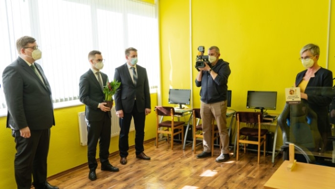 VARAM ministrs apmeklē Tilžas Valsts un pašvaldības vienoto klientu apkalpošanas centru un uzņēmumu SIA "Compaqpeat"