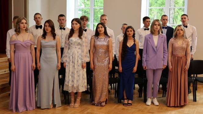 Skolai sakām ardievas, lai atkal gaidītu tikšanos!