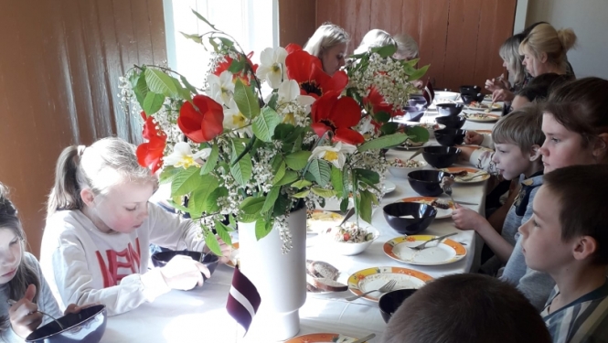 Baltā galdauta svētki