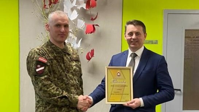 Saņem Aizsardzības ministrijas Pateicību