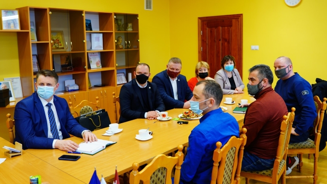 Latvijas Futbola federācijas vadība viesojas Balvos