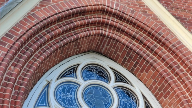 Restaurēta Sv. Mateja vitrāža