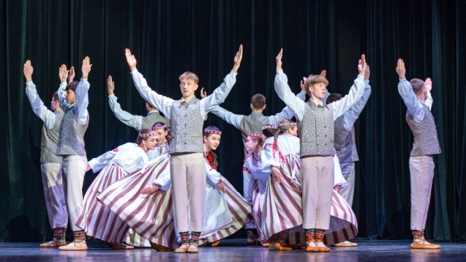 Bērnu un jauniešu deju kolektīvi sekmīgi izdejojuši Svētku koprepertuāra dejas