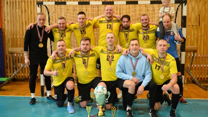 Balvu Sporta centrs atgūst kausu