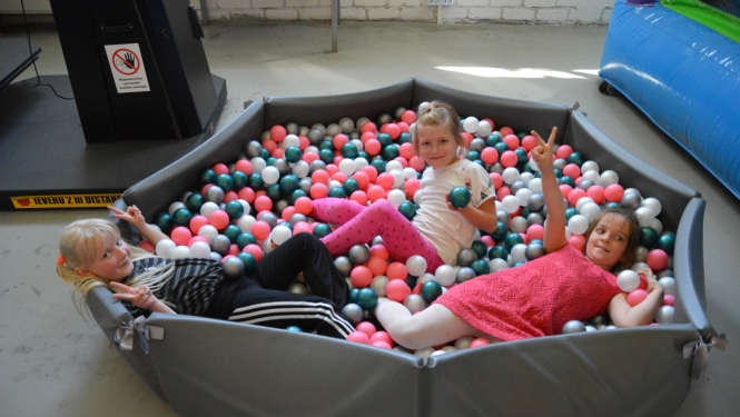 Mācību gada noslēguma izklaide kafejnīcā Kureti Kafe