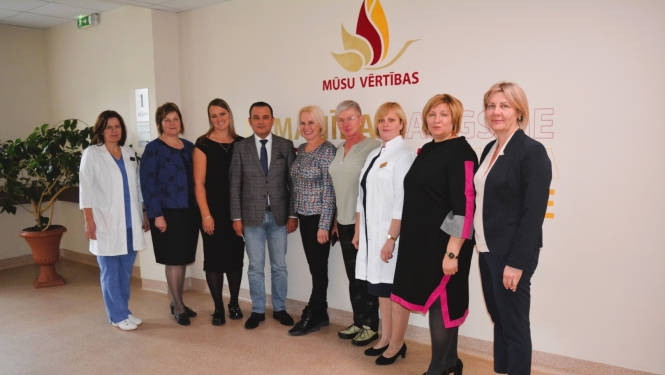 “Katrs pacients ir vērtība” - veselības ministrs  Hosams Abu Meri apmeklē Balvu slimnīcu