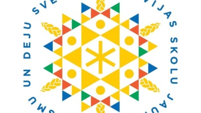 "Saule vija zelta rotu" jeb Balvu sākumskolas dejotāji XII Skolu jaunatnes dziesmu un deju svētkos