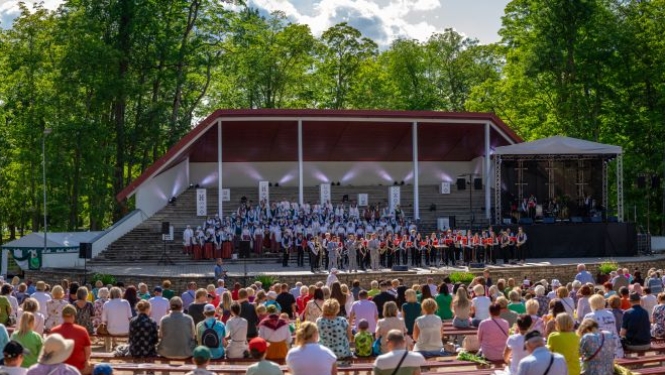 Aizvadīti Balvu novada svētki