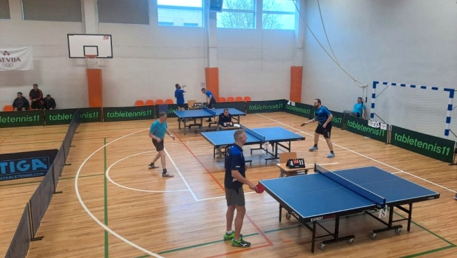 Galda tenisa komanda nodrošina dalību čempionāta finālposmā 