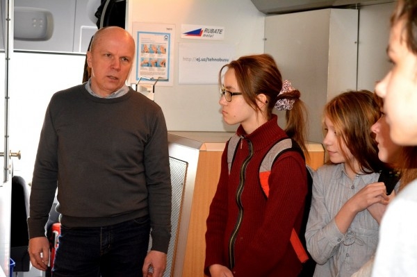 "TehnoBuss" apciemo Rugāju novada vidusskolu