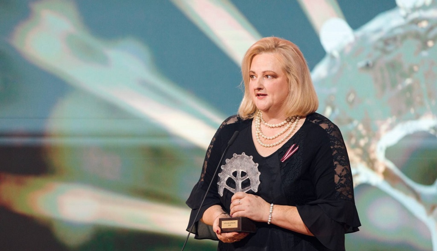 Balvu novada skolotāja Inita Raginska saņēmusi balvu “Latvijas lepnums”