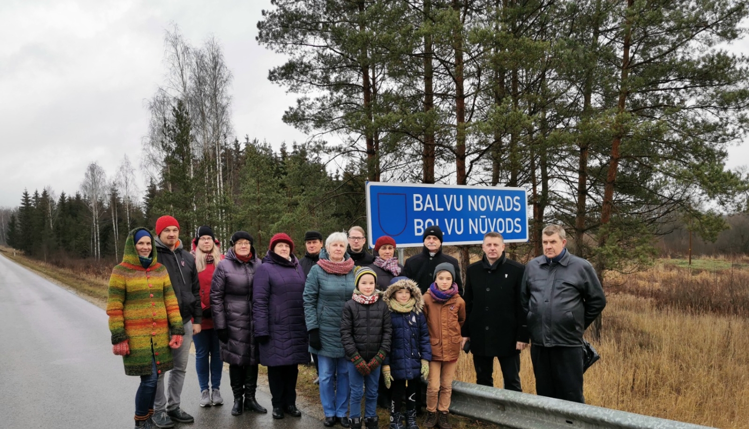18.novembrī svinīgi atklātas ceļa zīmes Baltinavas, Bērzpils un Kubulus pagastos, abās latviešu rakstu valodās - Balvu novads – Bolvu Nūvods