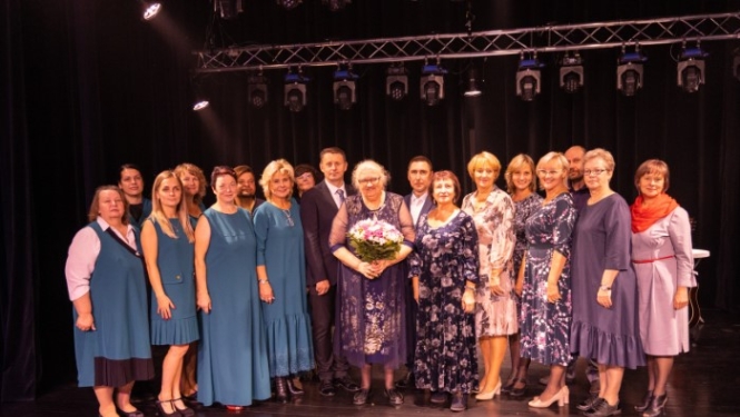 Īpašs mēģinājums kopā ar Balvu Goda pilsoni, Balvu Tautas teātra režisori Vairu Resni