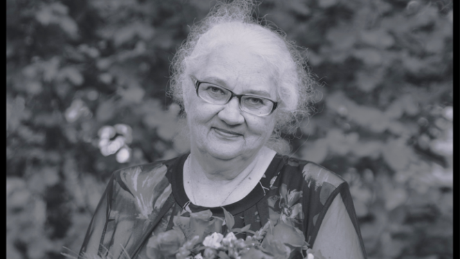 Krāšņā ceriņziedu laikā mūžības ceļā ir aizgājusi Balvu Tautas teātra režisore Vaira Resne (09.09.1951 – 28.05.2023). 