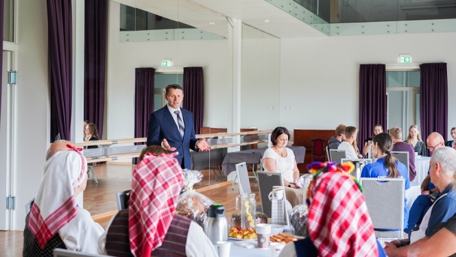 Izsaka pateicību starptautiskā folkloras festivāla "Lipa kust" dalībniekiem