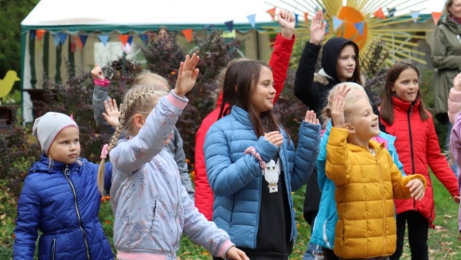 pikniks BBJC pagalmā