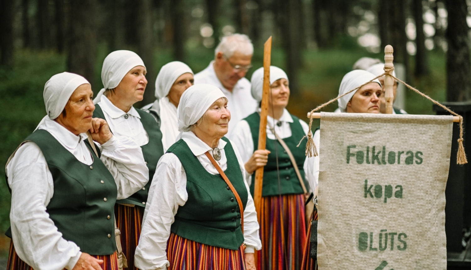 Piedalās festivālā Saulkrastos