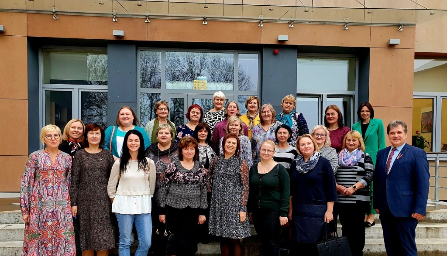 Novada svešvalodu skolotāji smeļas pieredzi Rēzeknē