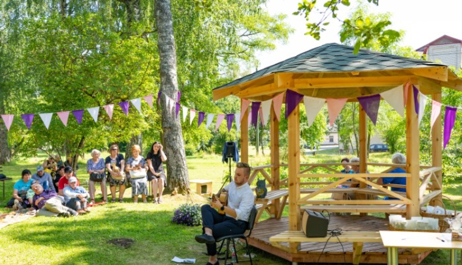 Daudzfunkcionālais sociālo pakalpojumu centrs saņem dāvinājumu - lapeni