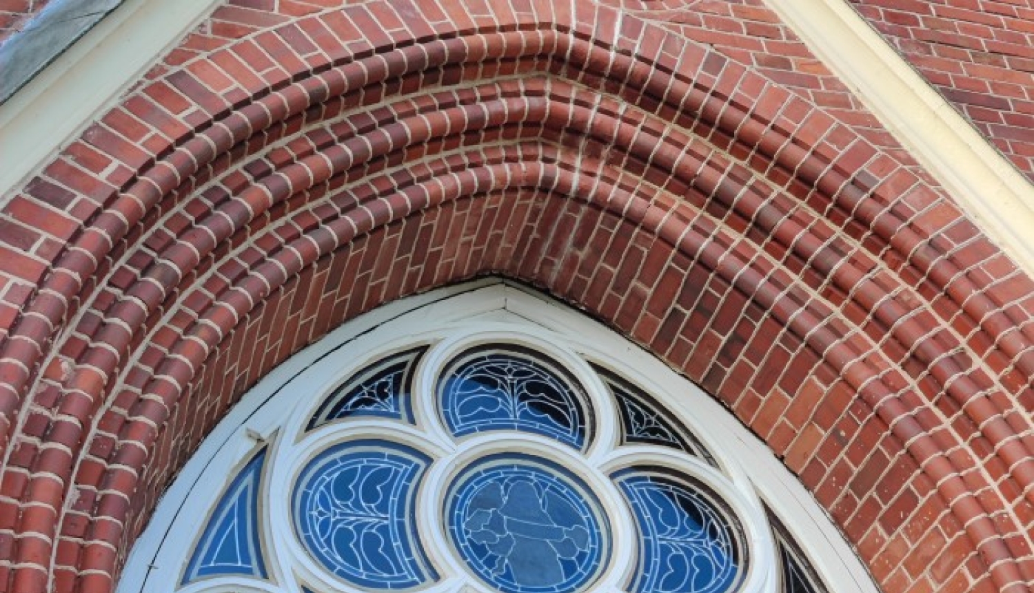 Restaurēta Sv. Mateja vitrāža