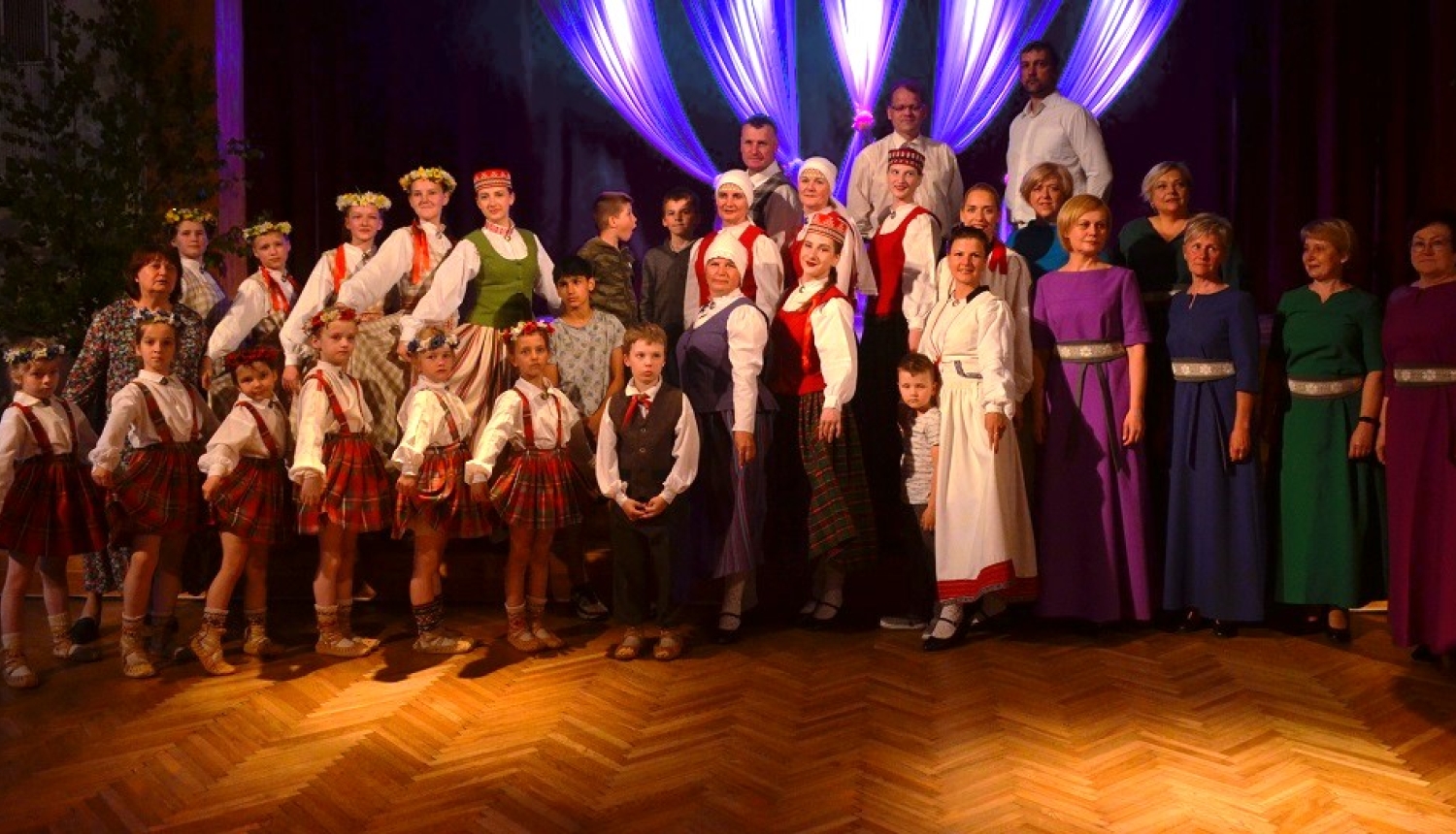 Kubuli sveicina vasaru