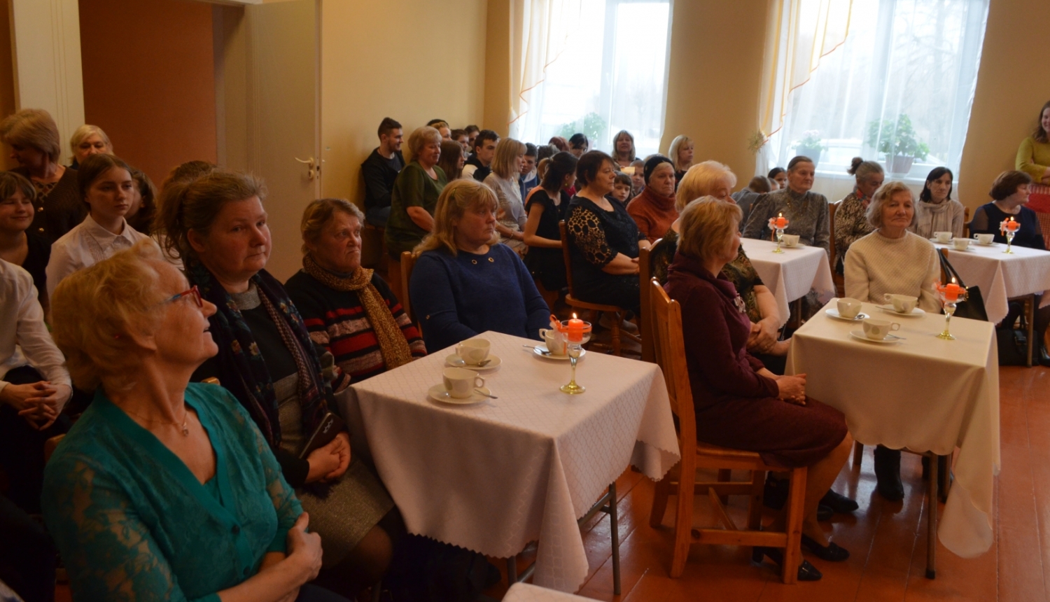 Vecmāmiņu pēcpusdiena  ,,Vecmāmiņ, Tu – mans prieka un laimes avots ...”