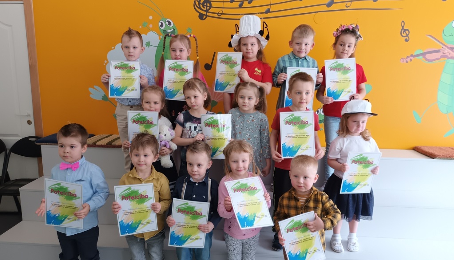 Sienāzītis rāda talantus