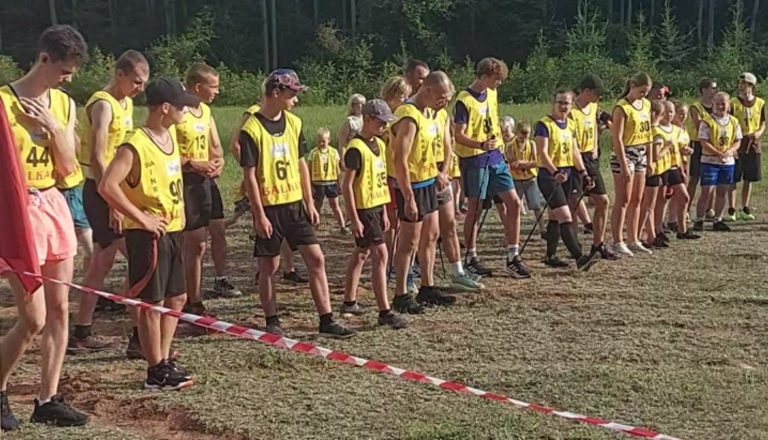 Sākušās skriešanas un nūjošanas sacensības “Balkanu apļi”